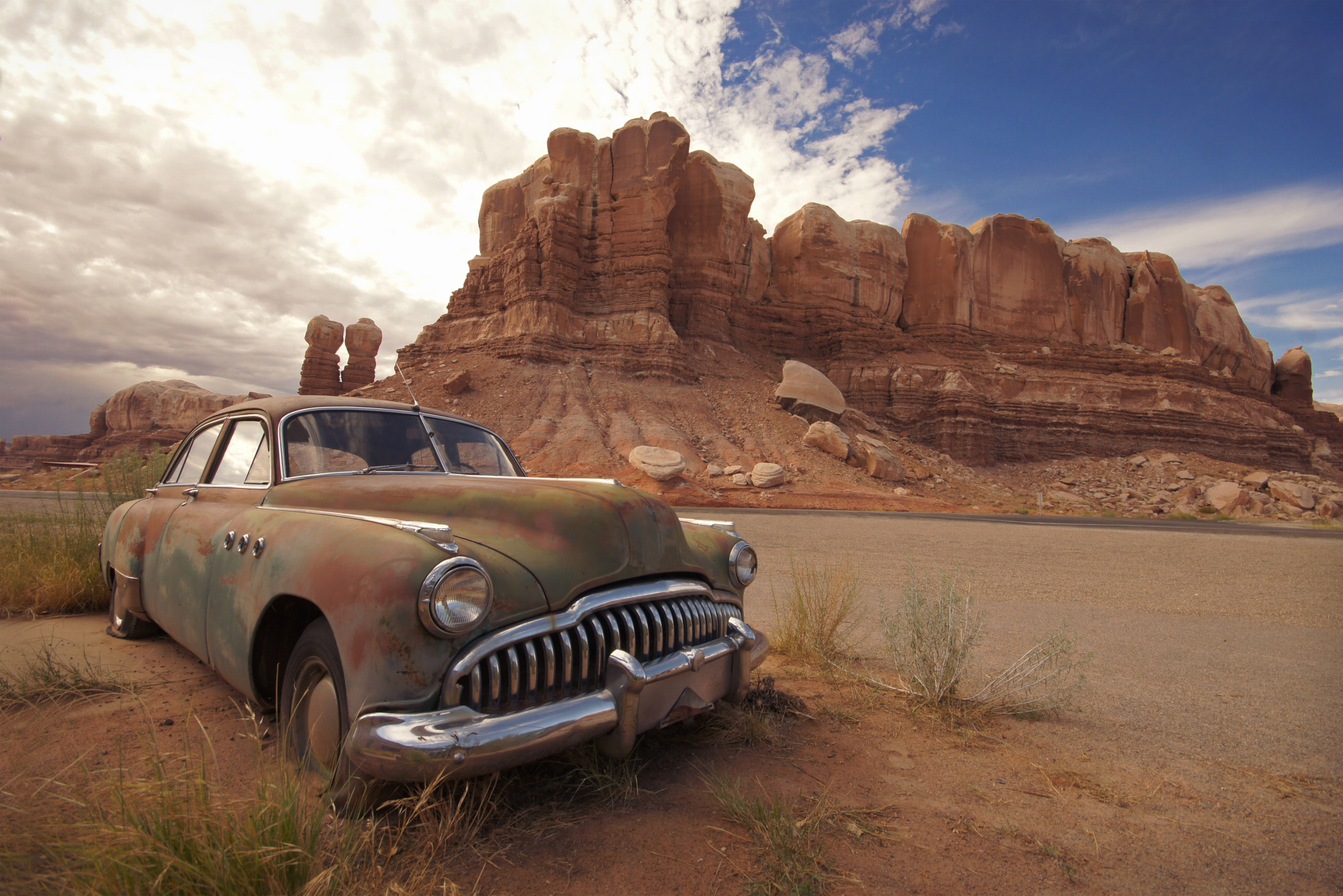 Photomural Old Car In The Desert